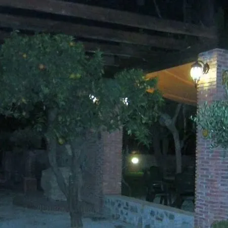 Borgo Camicia In Bed & Breakfast Barcellona-Pozzo di Gotto