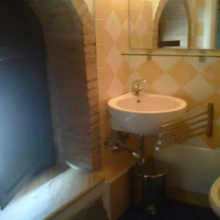 Bed & Breakfast Borgo Camicia In 4*